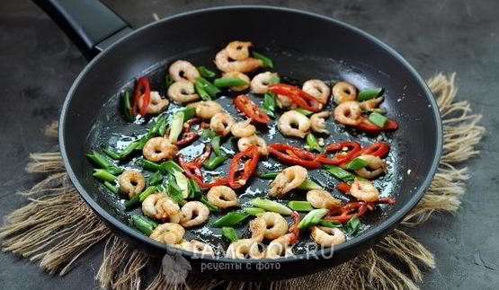 лапша удон с креветками