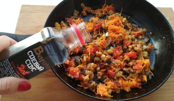 баклажанная паста на тостах