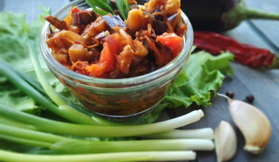 баклажанная паста на тостах