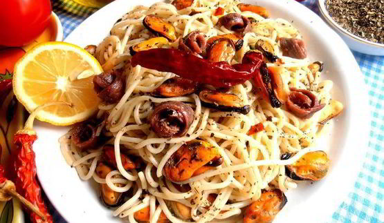 быстрые спагетти с мидиями