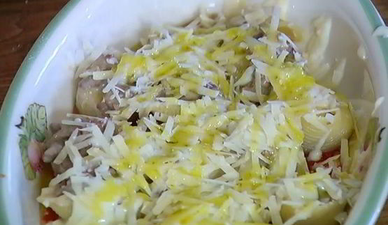 фаршированные макароны под соусом бешамель