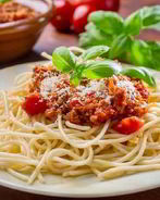 Итальянские спагетти с томатным болоньезе