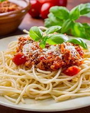 Итальянские спагетти с томатным болоньезе