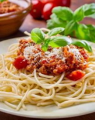 Итальянские спагетти с томатным болоньезе