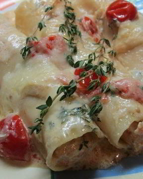 Каннелони с овощным соусом и рыбным фаршем