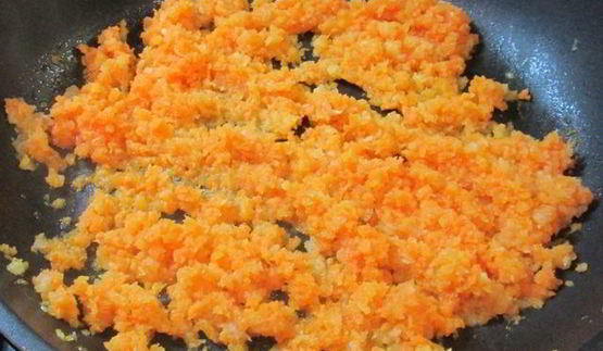 каннелони с овощным соусом и рыбным фаршем