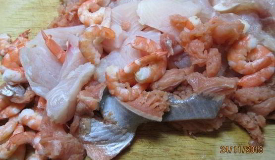 каннелони с овощным соусом и рыбным фаршем