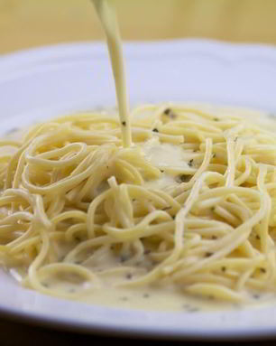 Макароны под соусом бешамель