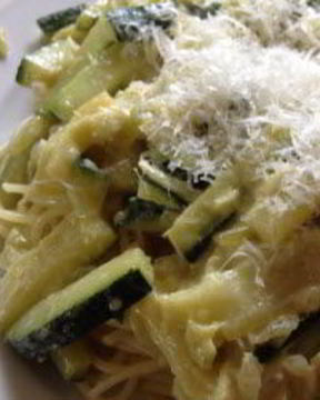 Макароны с кабачками в сливочном соусе