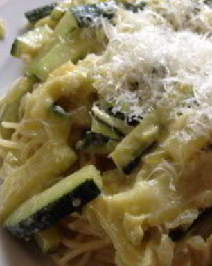 Макароны с кабачками в сливочном соусе