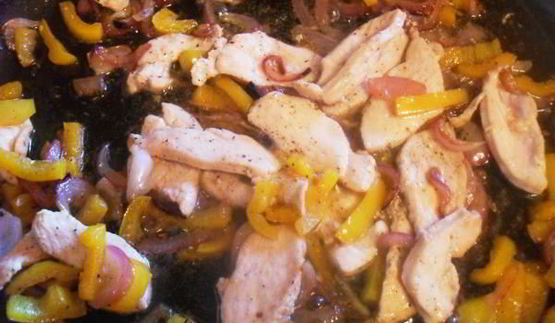 макароны с курицей и кукурузой