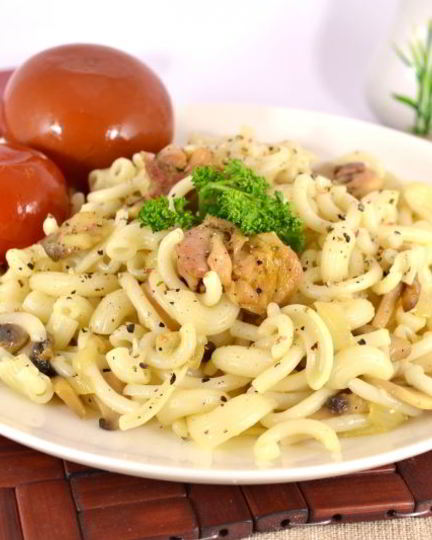 Рецепт макарон с курицей и шампиньонами