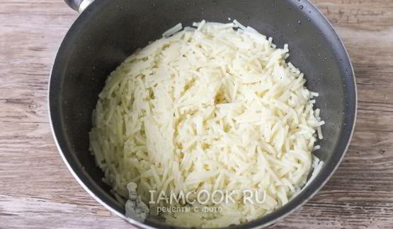 макароны с помидорами и сыром