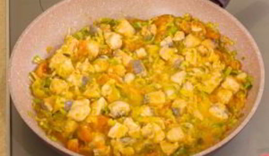 макароны с семгой и помидорами