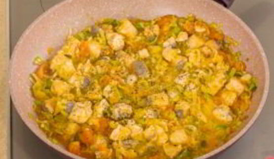 макароны с семгой и помидорами