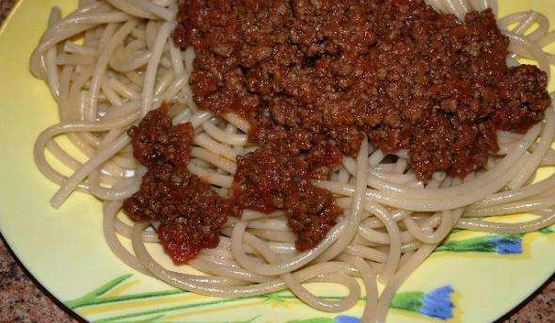 макароны с соусом болоньезе