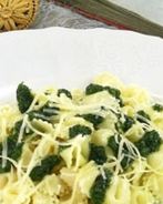 Макароны с соусом из трав