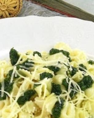 Макароны с соусом из трав