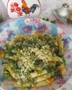 Макароны с зеленым горошком и сыром