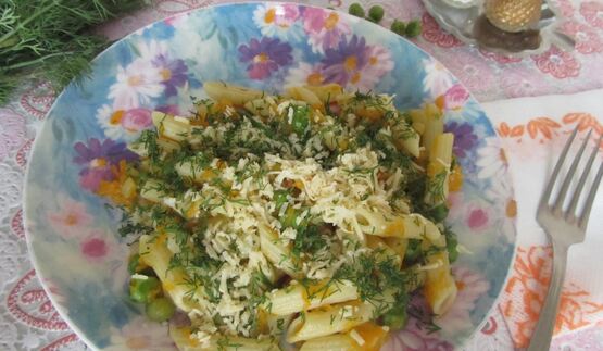 макароны с зеленым горошком и сыром