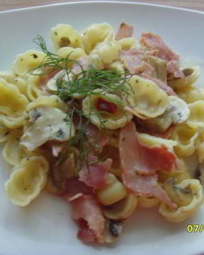 Паста с грибами и ветчиной