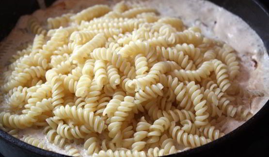 паста с индейкой в сливочном соусе