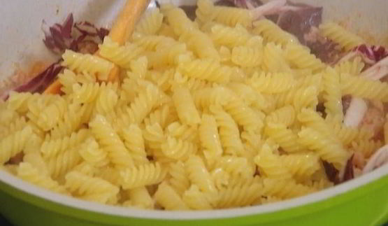 паста с колбасками и радиккио