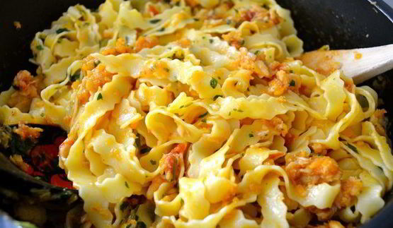 паста с рыбным соусом