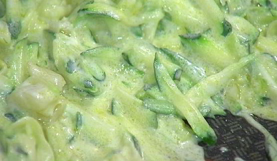 паста с цукини, пеперончино и мятой