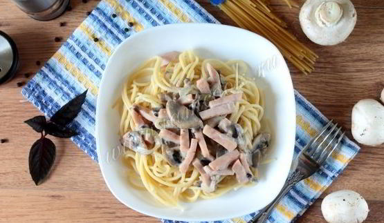 паста с ветчиной и грибами