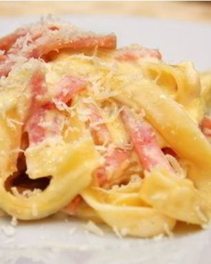 Паста с ветчиной и сыром со сливками