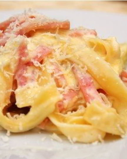 Рецепт пасты с ветчиной и сыром со сливками