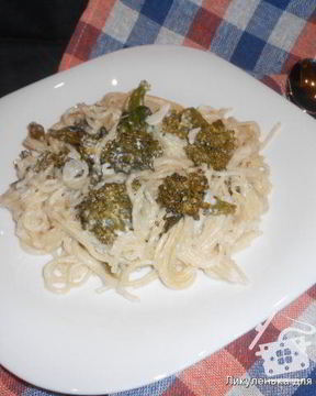 Паста со сметанным соусом и брокколи