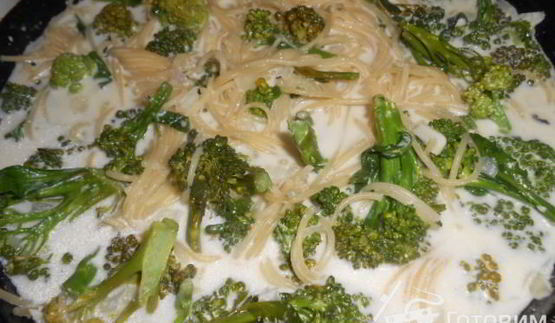 паста со сметанным соусом и брокколи