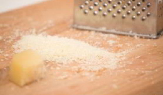 спагетти с чернилами каракатицы и морепродуктами