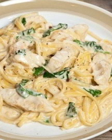 Рецепт спагетти с куриным филе в сметанном соусе