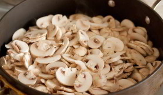 спагетти со сливочно-грибным соусом