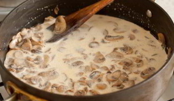 спагетти со сливочно-грибным соусом