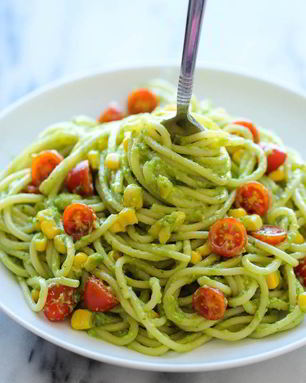 Вегетарианская паста с авокадо