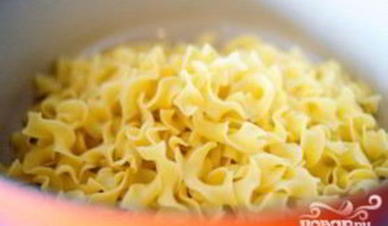 запеченная лапша с томатным соусом и индейкой