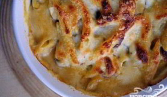 запеченная паста с колбасой и помидорами