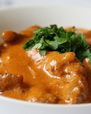 Бефстроганов из говядины со сметаной