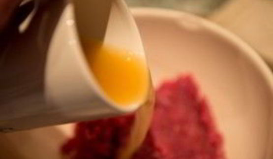 бифштекс рубленый с яйцом