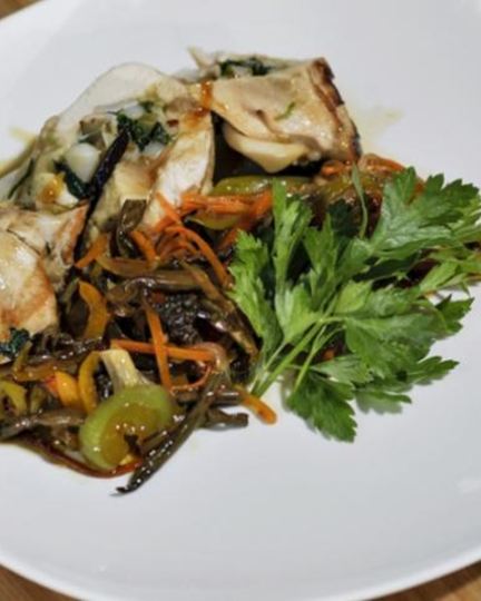 Рецепт фаршированной куриной грудки с теплым салатом