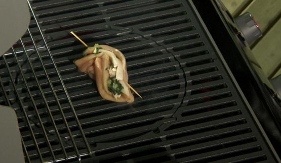 фаршированная куриная грудка с теплым салатом