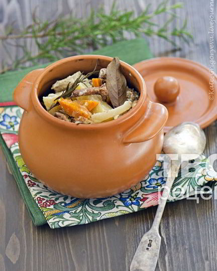 Рецепт филе индейки в горшочках с овощами и лисичками