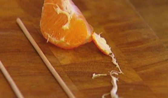 фруктовые кебабы под апельсиново-медовым соусом