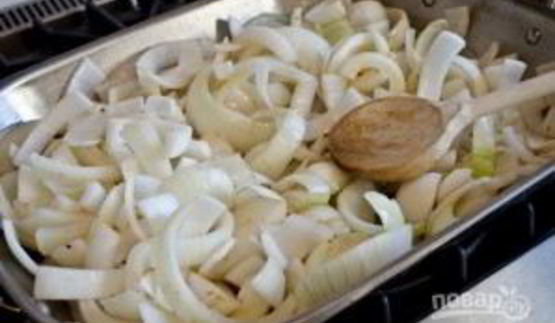 говядина на луковой подушке