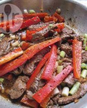 Говядина стир-фрай с зеленым луком