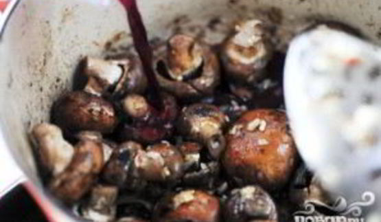 говядина тушеная с грибами